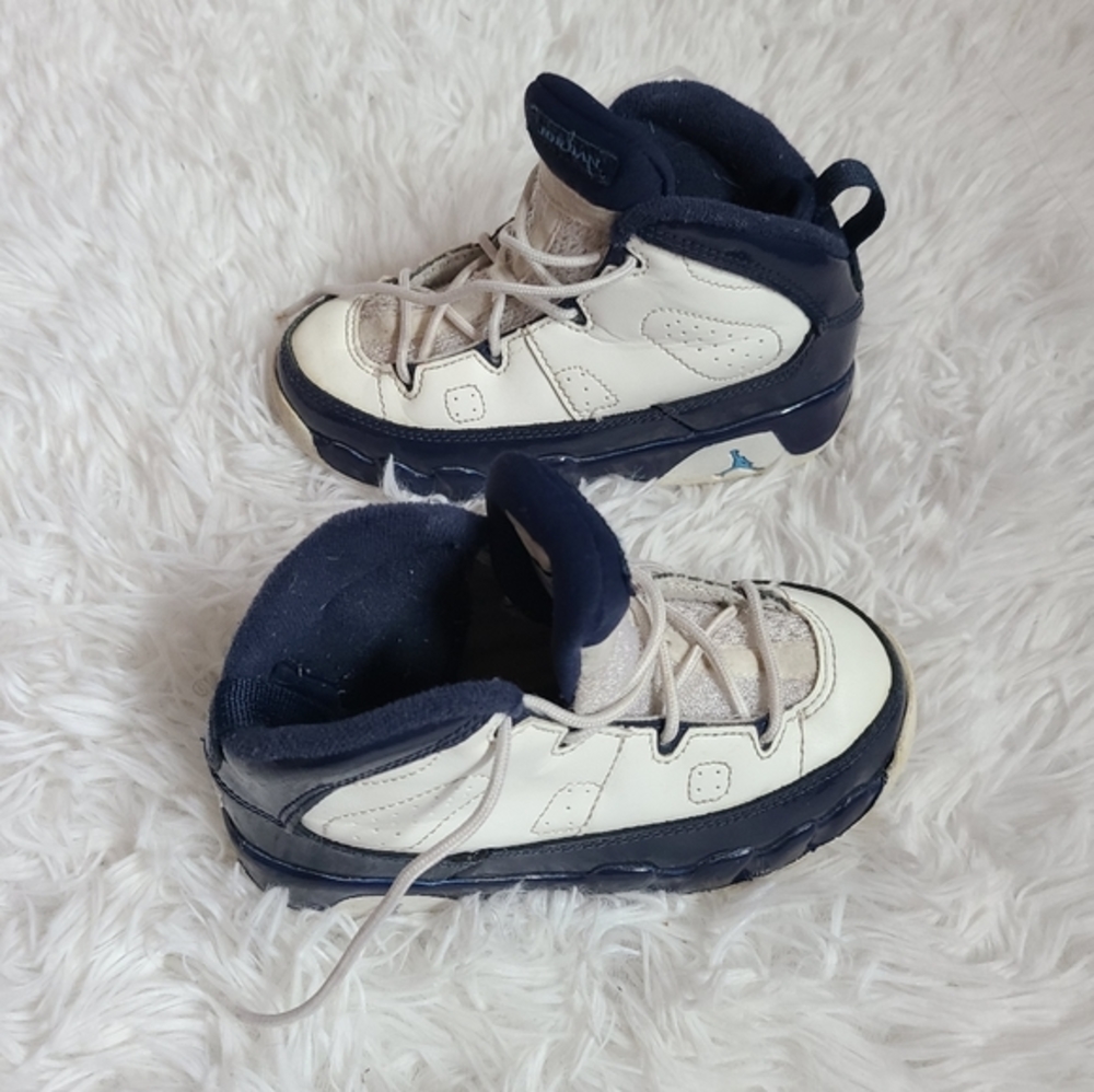 Air jordan 9 retro kids sneakers size 9C baby boy